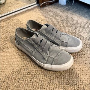 Stylish Gray Women's Slip-On Sneakers